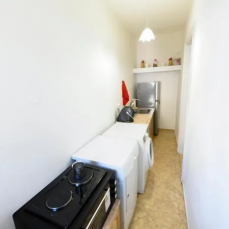 Apartment Sea Garden Warna